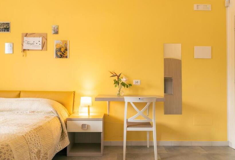 חדר משפחתי, Arome B&b