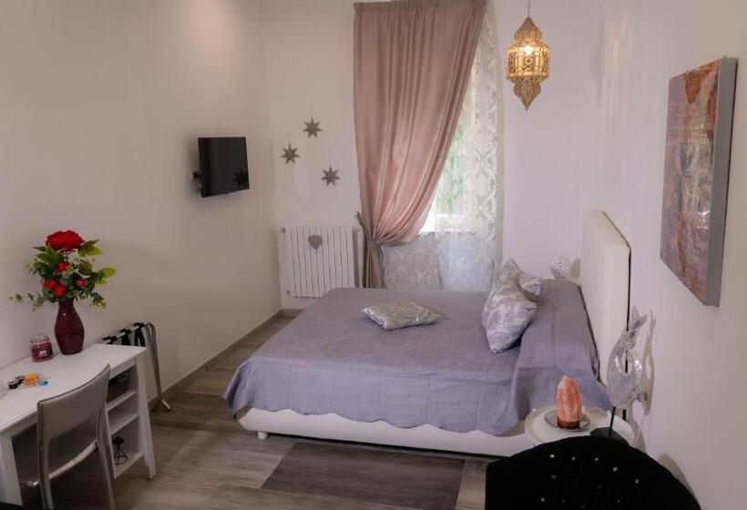 اتاق راحتی سه تخته, Aleandre