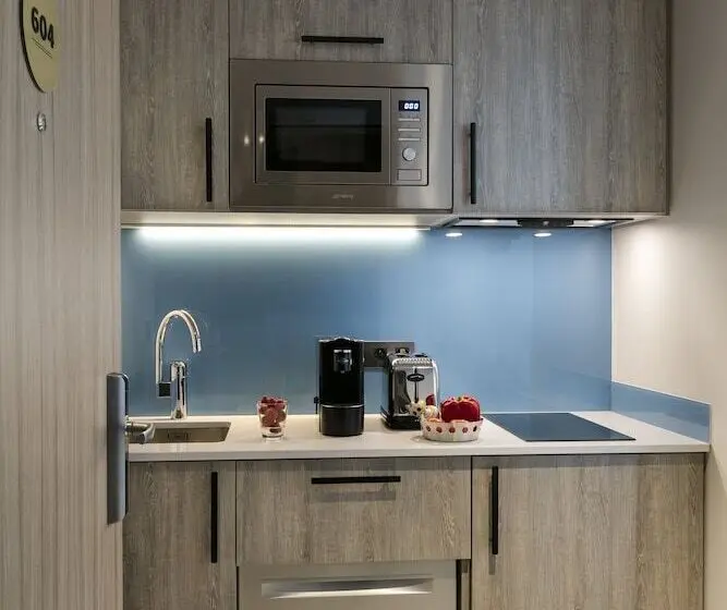 استودیوی لوکس, Citadines Confluent Nantes