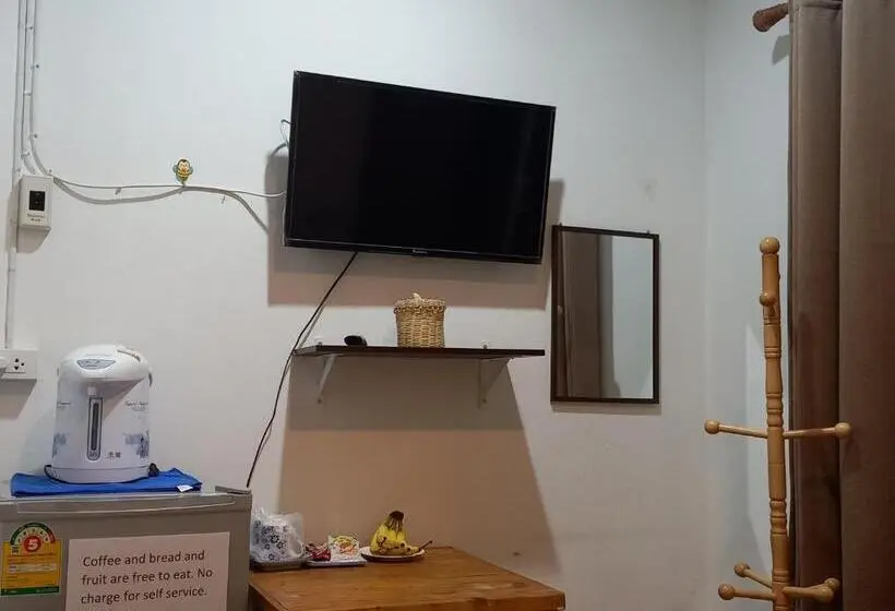اتاق لوکس, Happy Hostel