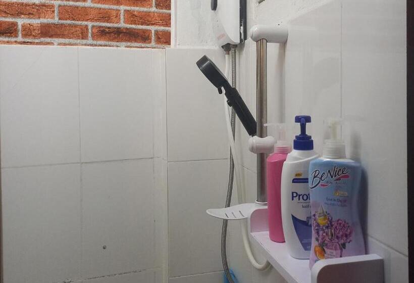 Quarto Estandar, Happy Hostel