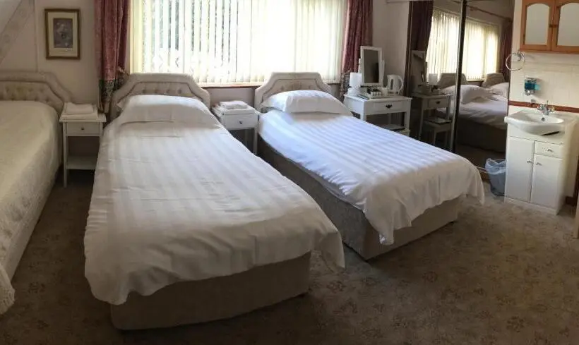 スタンダードトリプルルーム, Blythewood Guest House