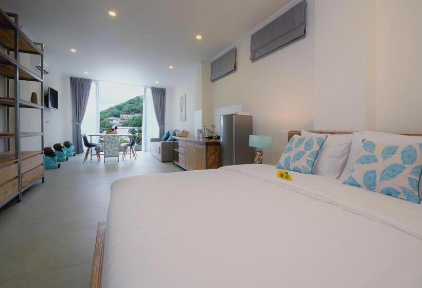 Студия Стандарт, Triple 8 Suites