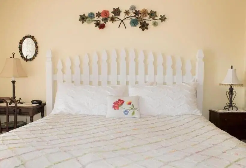 デラックスルーム, Wildflower Bed And Breakfast