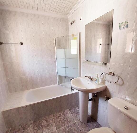 Семейный Номер, Apartahotel Portal De Leon