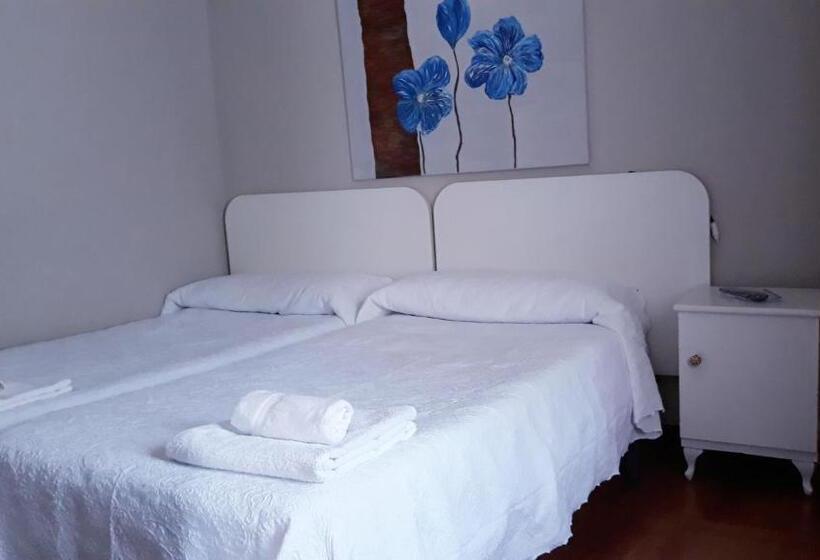 Семейный Номер, Apartahotel Portal De Leon