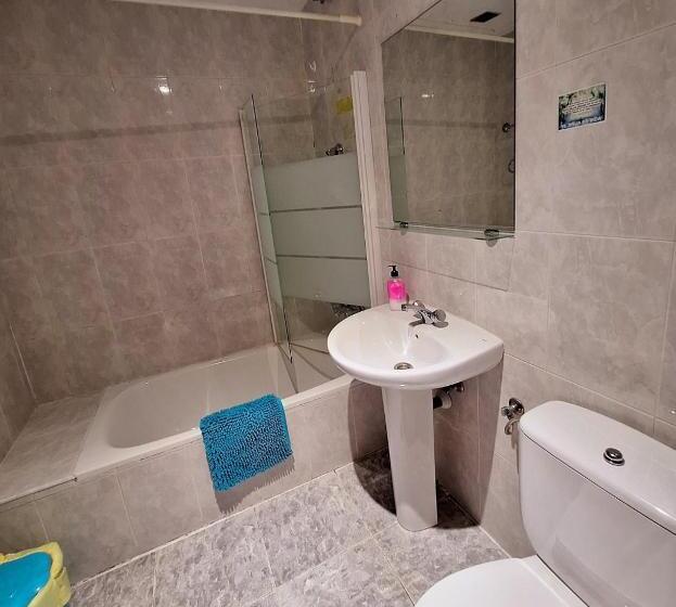 Номер Стандарт Трехместный, Apartahotel Portal De Leon