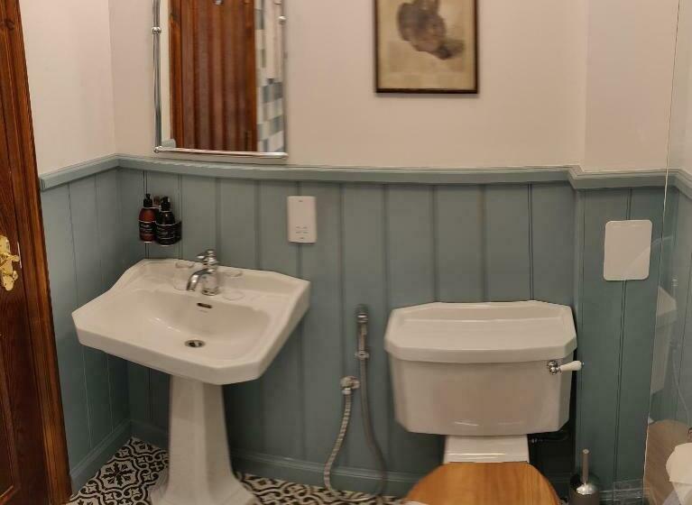 Полулюкс Кровать Кинг, Rokeby Manor