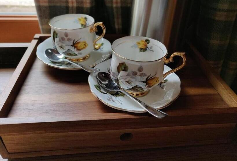 Полулюкс Кровать Кинг, Rokeby Manor