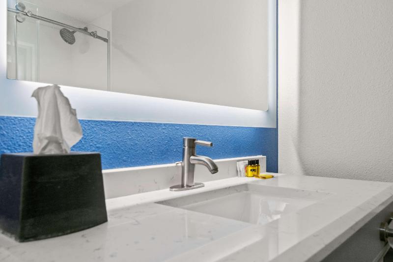 غرفة قياسية سرير كينج, Best Western Plus Lake Lanier Gainesville Hotel & Suites