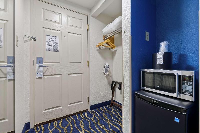 غرفة قياسية سرير كينج, Best Western Plus Lake Lanier Gainesville Hotel & Suites