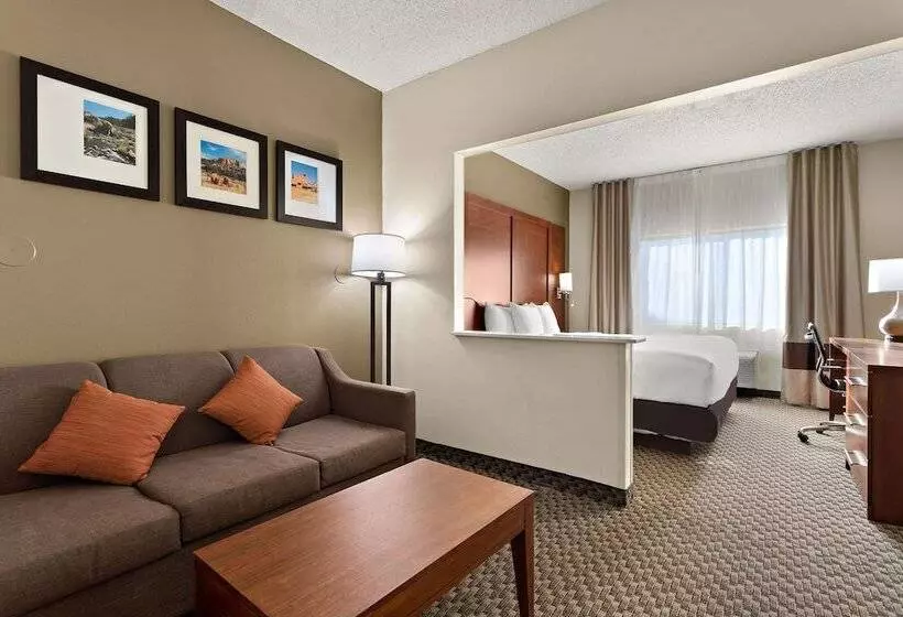 سوییت, Comfort Suites University