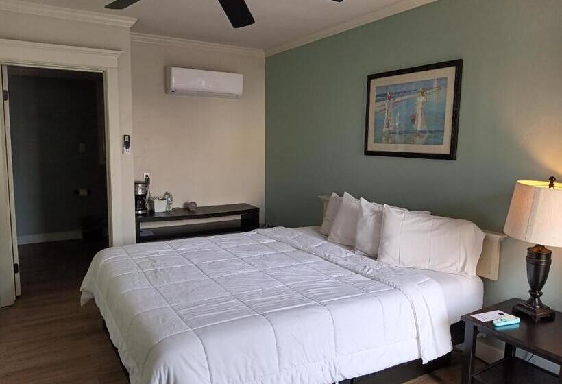 キングサイズベッドのスタンダードルーム, Coronado Inn