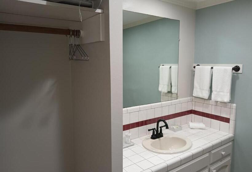 キングサイズベッドのスタンダードルーム, Coronado Inn