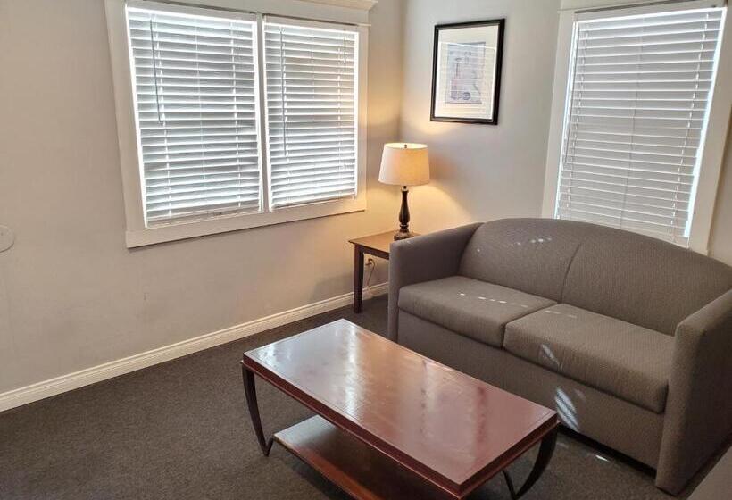 ファミリールーム, Coronado Inn