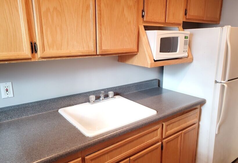 スイート, Coronado Inn