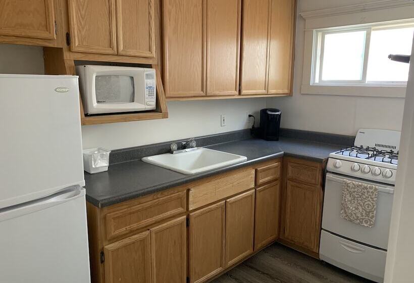 スイート, Coronado Inn