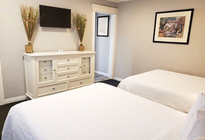 スイート, Coronado Inn