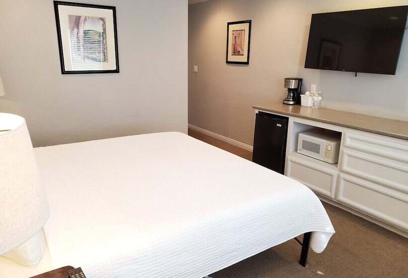 スイート, Coronado Inn