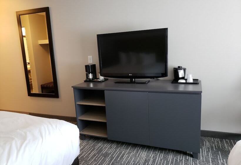 جناح مزود بجاكوزى, Country Inn & Suites By Radisson, Detroit Lakes, Mn