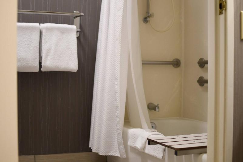 스탠다드 룸 킹사이즈 침대, Courtyard By Marriott Vacaville