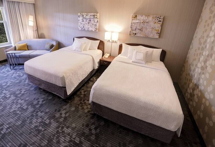 غرفة قياسية, Courtyard Wausau