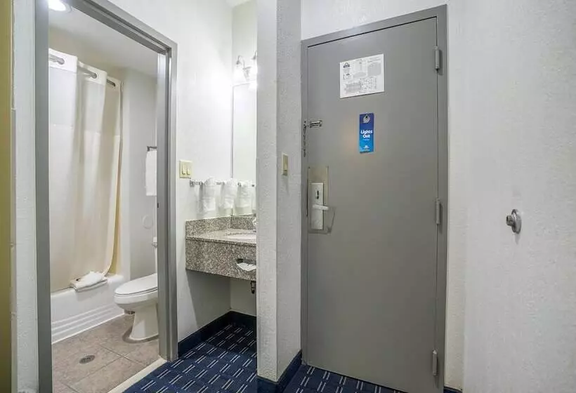 ２ダブルベッドのスタンダードルーム, Days Inn & Suites By Wyndham Webster Nasaclearlakehouston