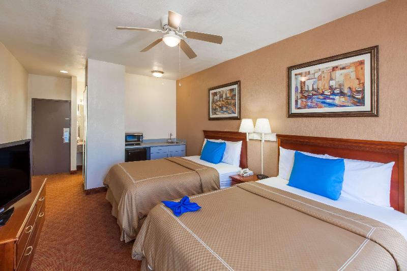 标准间, Days Inn & Suites By Wyndham Webster Nasaclearlakehouston