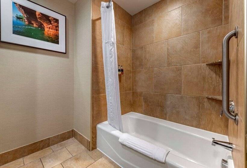 جناح سرير ملكى, Lift Bridge Lodge, Ascend Hotel Collection