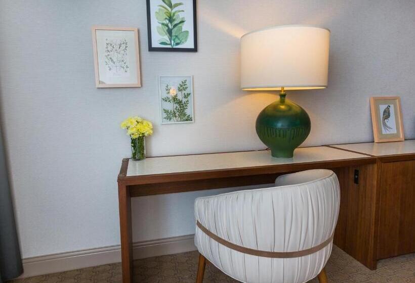 غرفة قياسية سرير كينج, The Ingleside