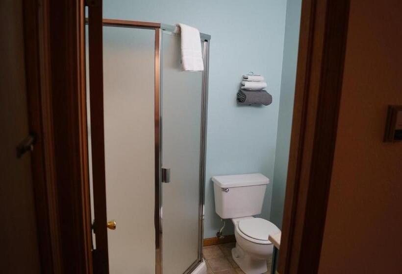 Standard-studio Parveke, Swiftcurrent Lodge