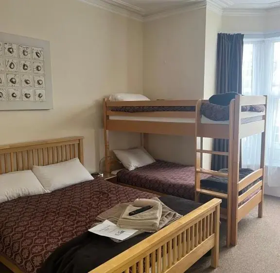 ファミリールーム, Waverley Park Lodge