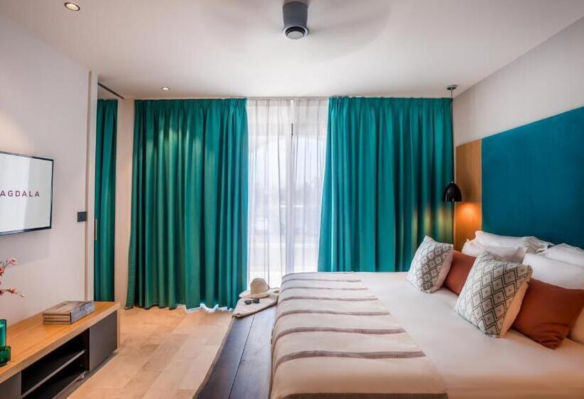 キングサイズベッドのスイートルーム, Magdala