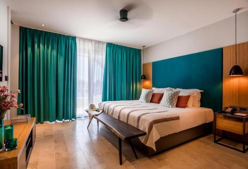 キングサイズベッドのスイートルーム, Magdala