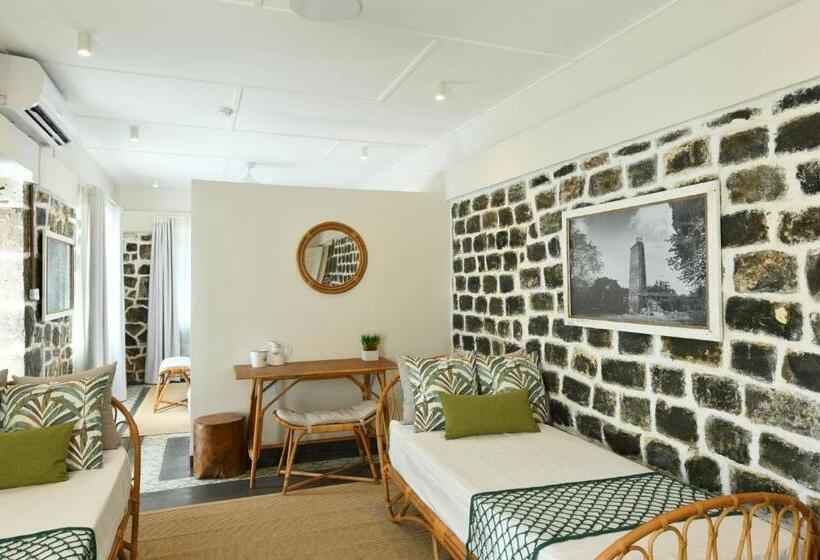 اتاق خانوادگی, Kaz'alala Hosted B&b