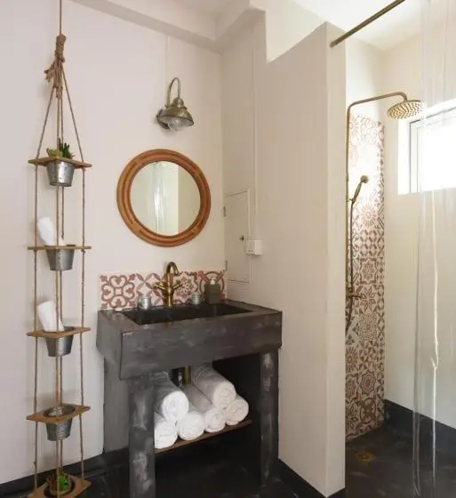 اتاق استاندارد سه نفره, Kaz'alala Hosted B&b