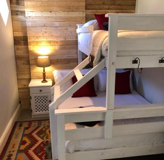 בקתת חדר, The Lemon Tree