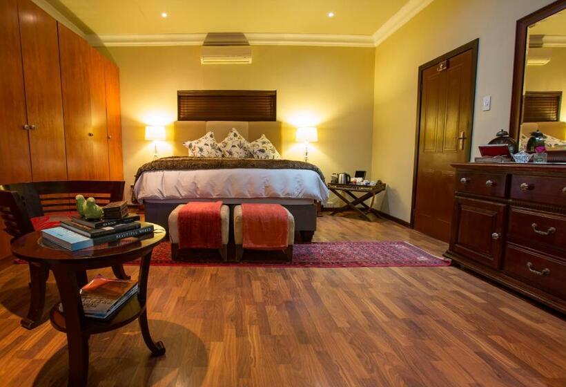 キングサイズベッドのスタンダードルーム, Spacube Luxury Suites And Spa