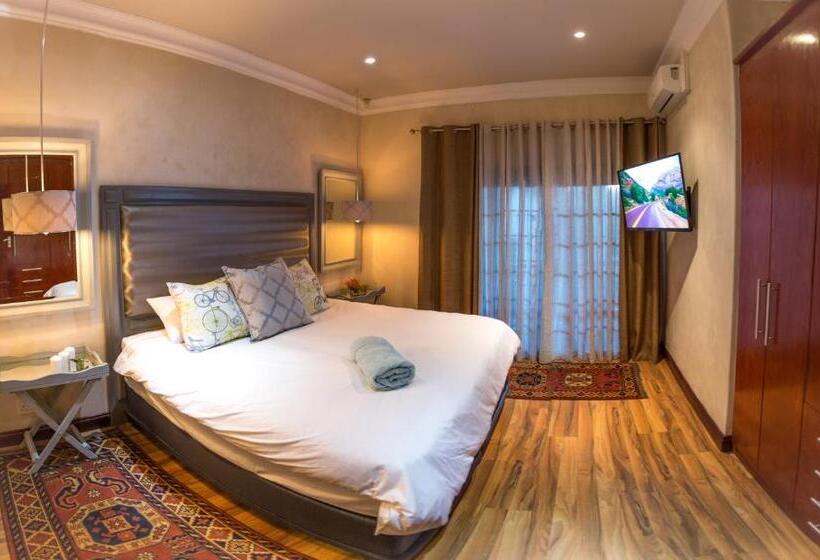 キングサイズベッドのデラックスルーム, Spacube Luxury Suites And Spa