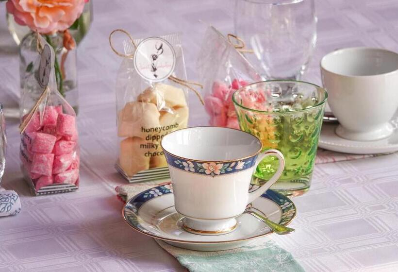 キングサイズベッドのスーペリアルーム, Spacube Luxury Suites And Spa