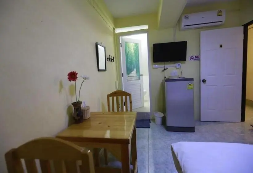 اتاق لوکس, Banana Hostel Donmuang