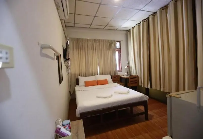 اتاق لوکس, Banana Hostel Donmuang