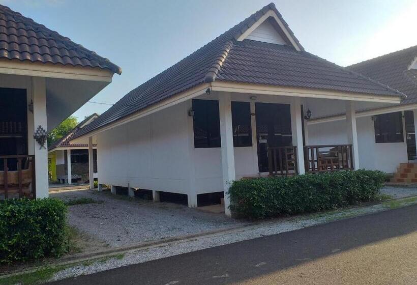 Familie Værelse, หาดทรายขาวรีสอร์ท