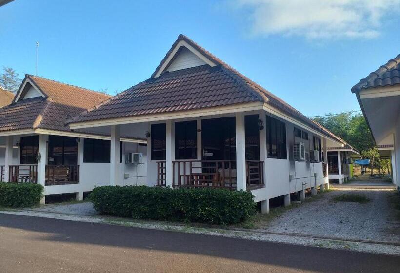 Familie Værelse, หาดทรายขาวรีสอร์ท