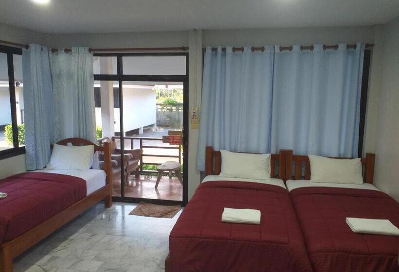 Familie Værelse, หาดทรายขาวรีสอร์ท