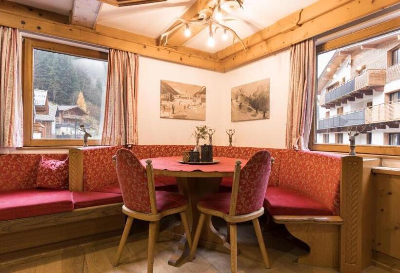 בית, 4 חדרי שינה, Aparthotel Herzblick Gmbh