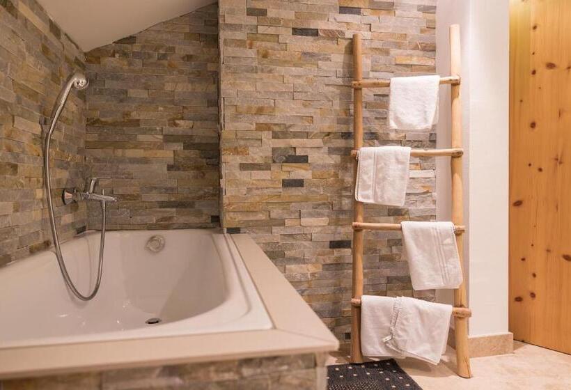 בית, 4 חדרי שינה, Aparthotel Herzblick Gmbh