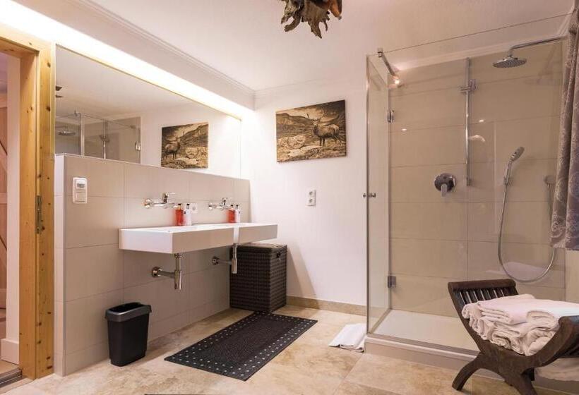 בית, 4 חדרי שינה, Aparthotel Herzblick Gmbh