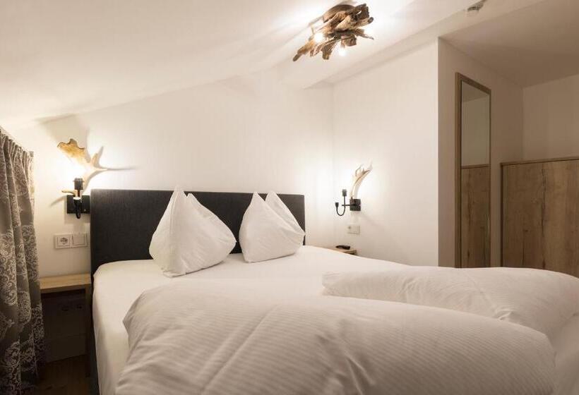 בית, 4 חדרי שינה, Aparthotel Herzblick Gmbh