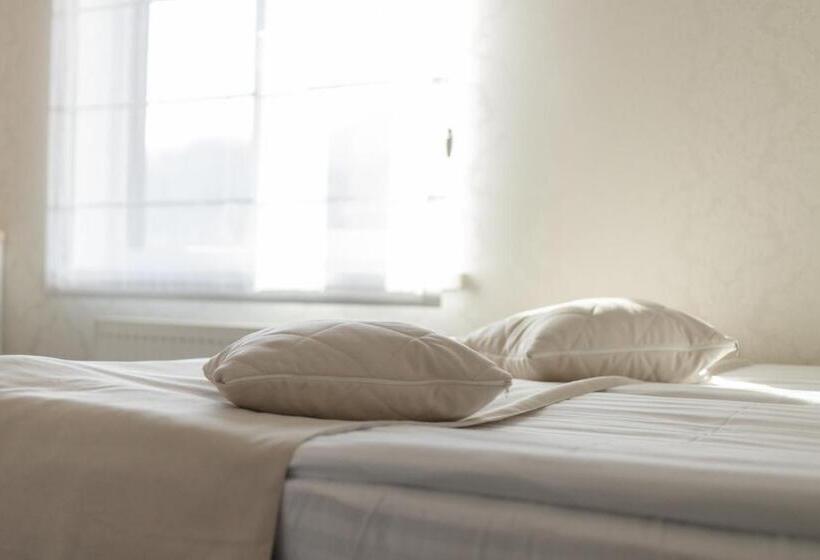 اتاق استاندارد با بالکن, Guest House